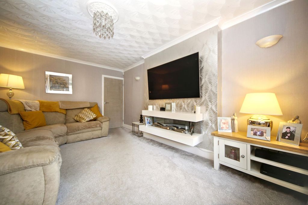 Property photo 2 of 24