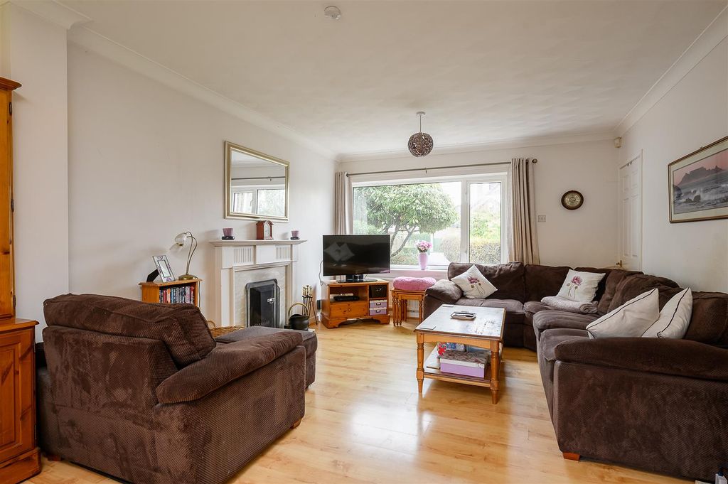 Property photo 2 of 18 Living Area