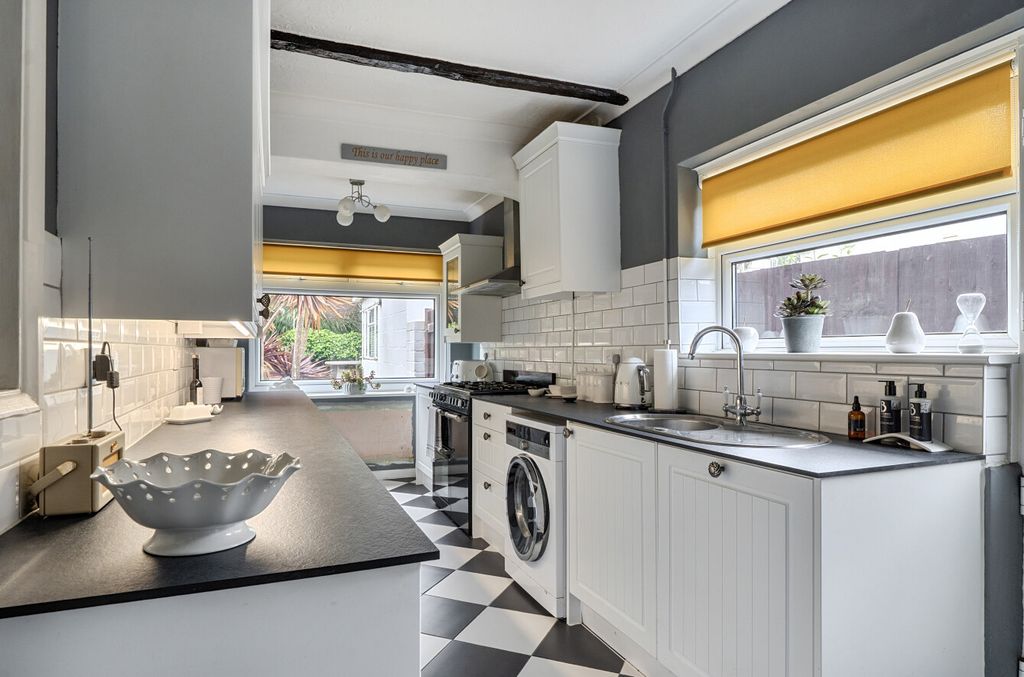 Property photo 2 of 16 1472127-16-6A2192...
