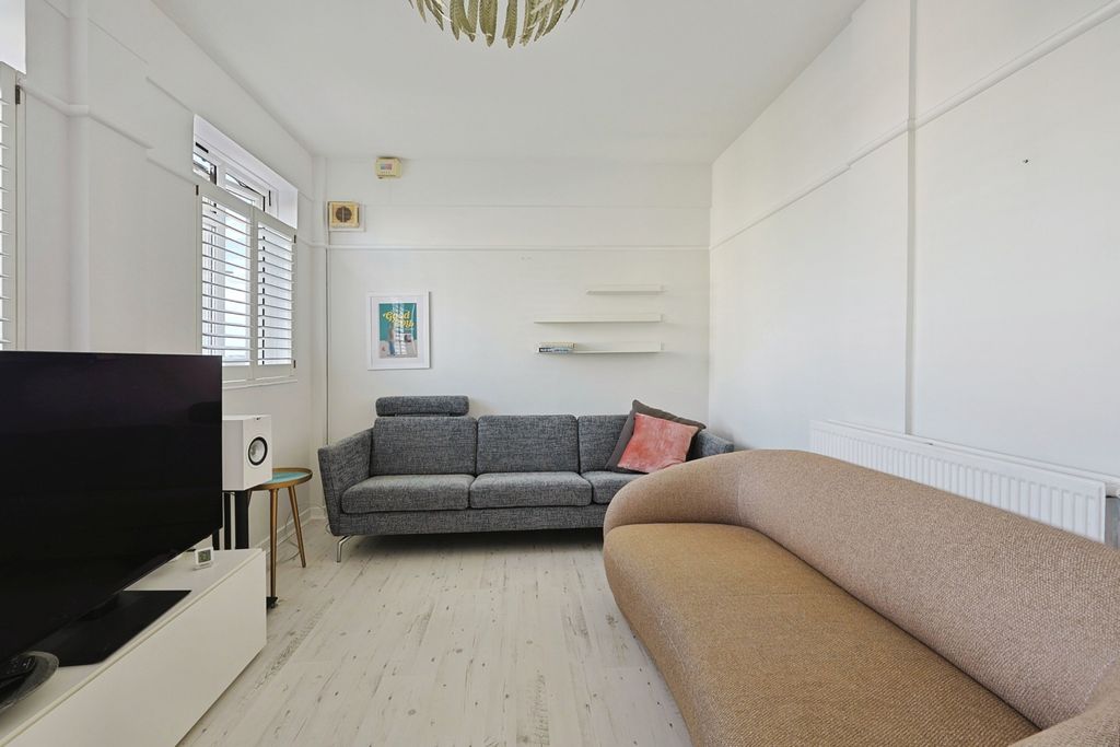 Property photo 1 of 18 Pbox-Img.Jpg