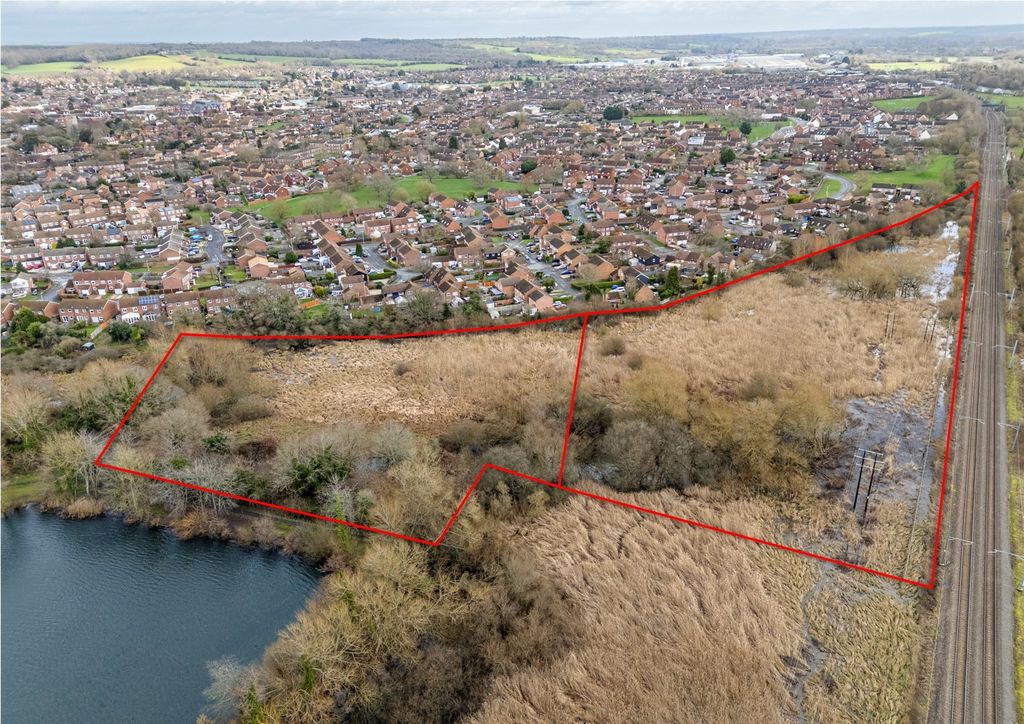 Property photo 1 of 7 Photo 7