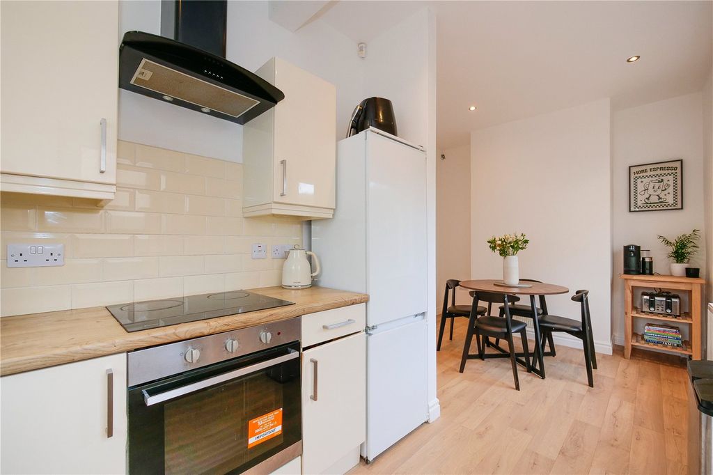 Property photo 3 of 27 Picture No. 22