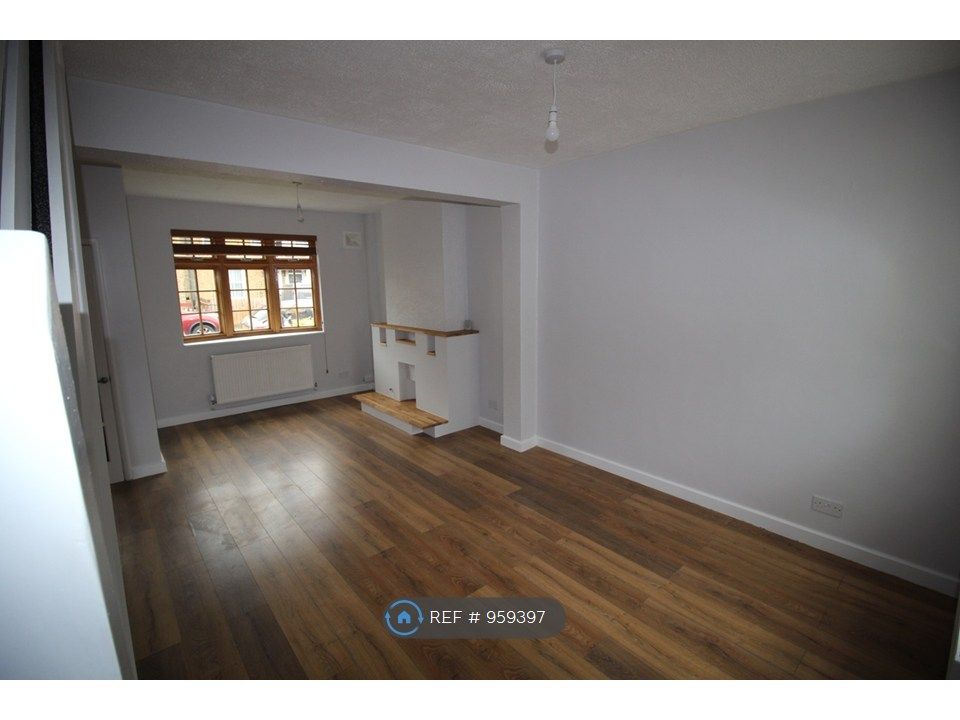 Property photo 1 of 15 Living Room