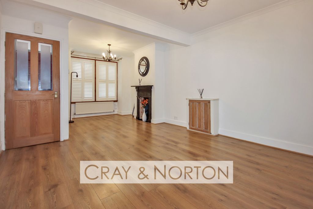 Property photo 2 of 11 Photo 7