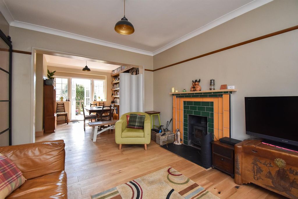 Property photo 2 of 33 Living Room/Dining Room