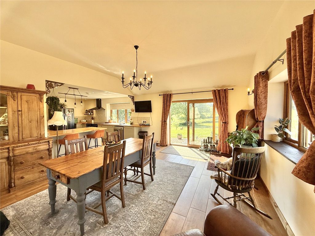 Property photo 3 of 49 Picture No. 13