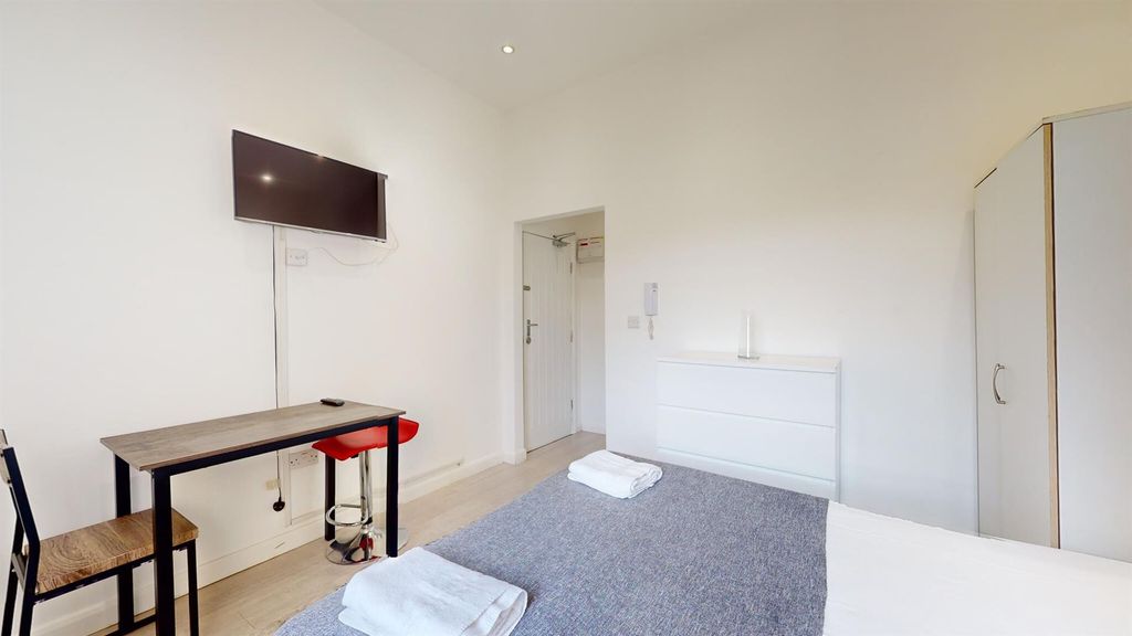 Property photo 2 of 9 66Bcb05E431857227Df5Abf5_Fba0F80Bf964d52Bba5F19271