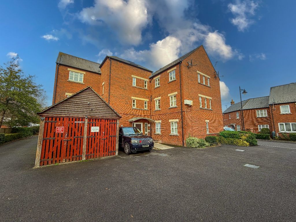 Property photo 1 of 12 4707750