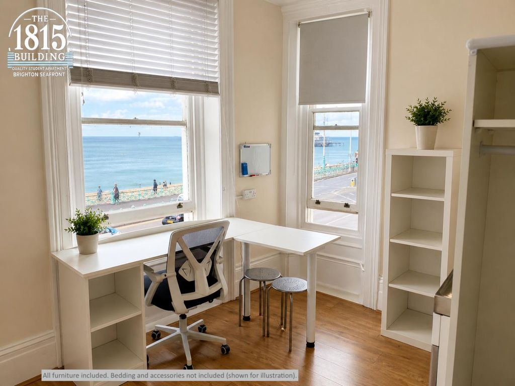 Property photo 3 of 8 Flat 3 Desk.Png