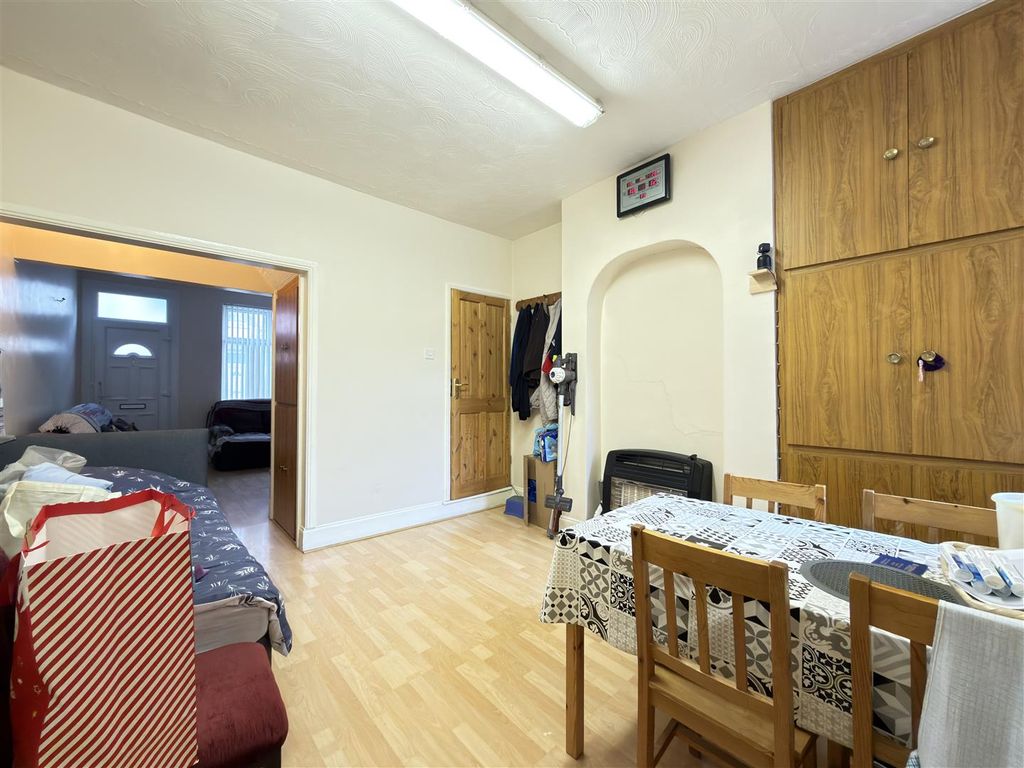 Property photo 3 of 8 Dining Room