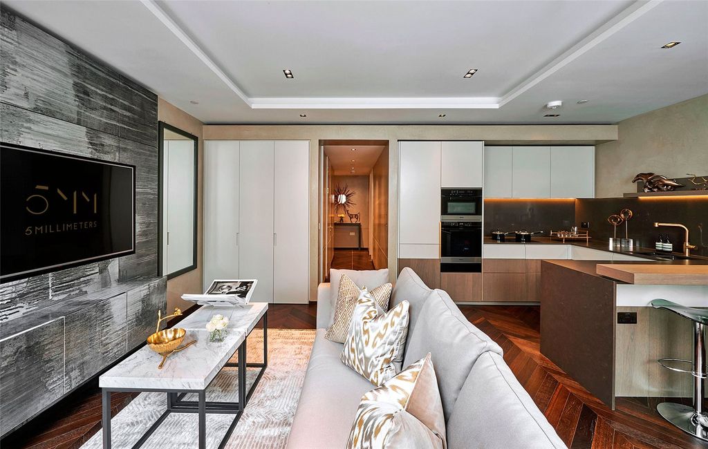 Property photo 1 of 16 The Colyer