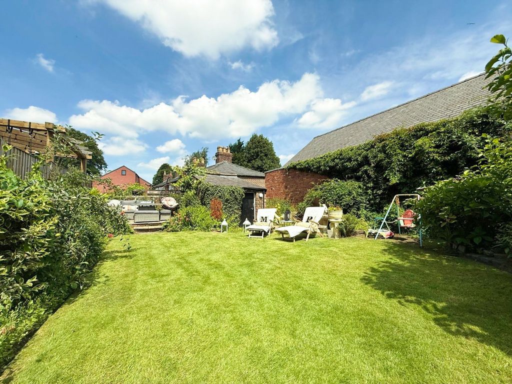 Property photo 3 of 25 Photo 12