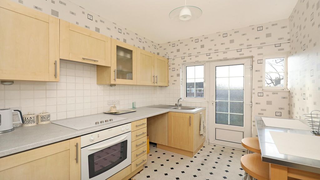 Property photo 2 of 9