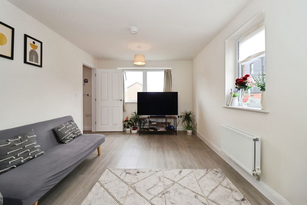 Property photo 2 of 17 Photo