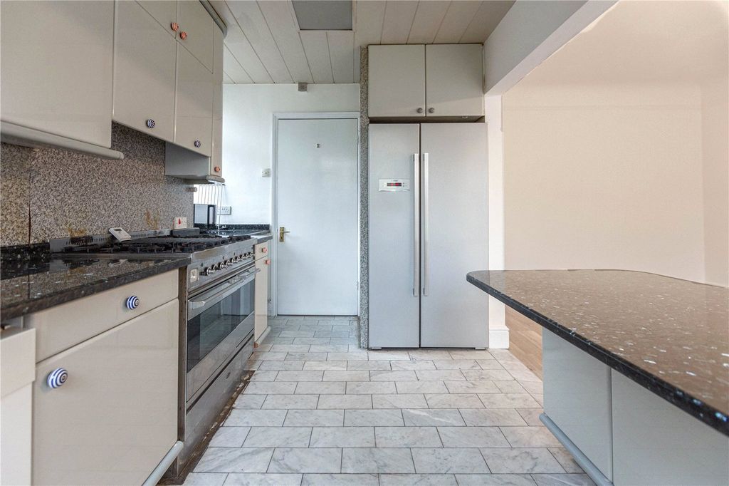 Property photo 3 of 15 Picture No. 09