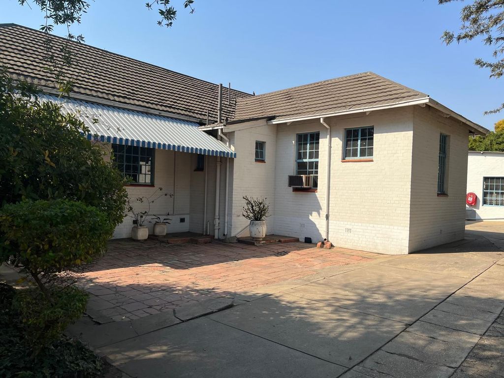 Property photo 1 of 28