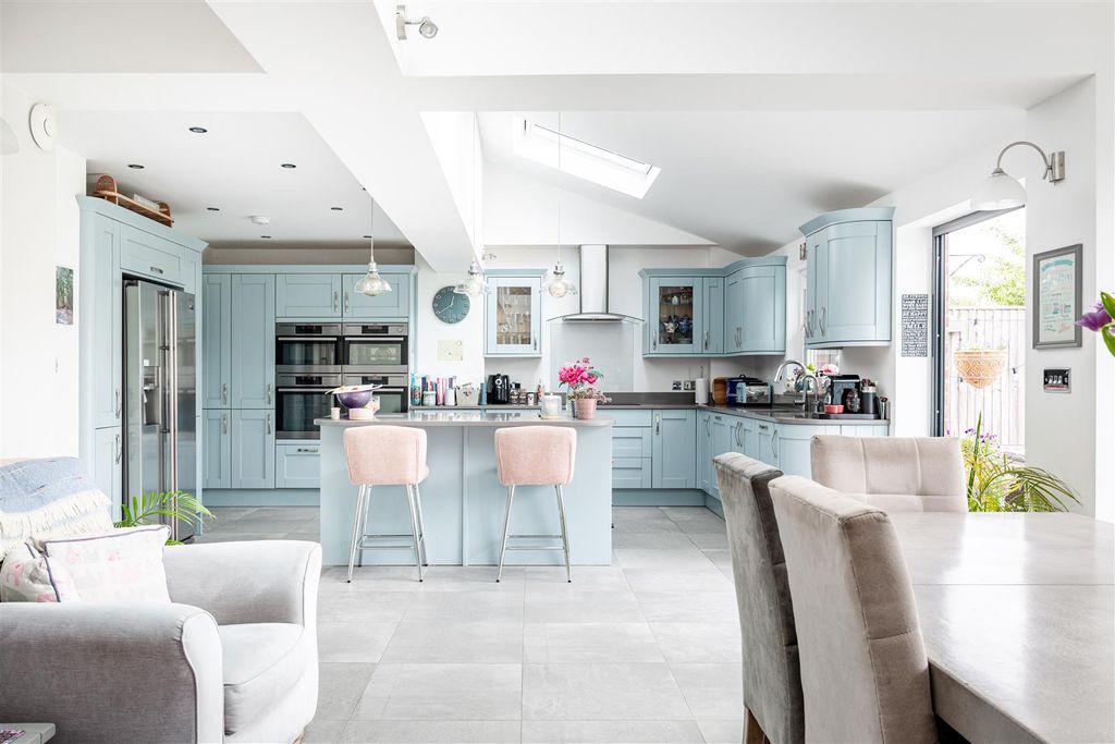 Property photo 2 of 25 Kingsbury Villa, Station Road-1.Jpg