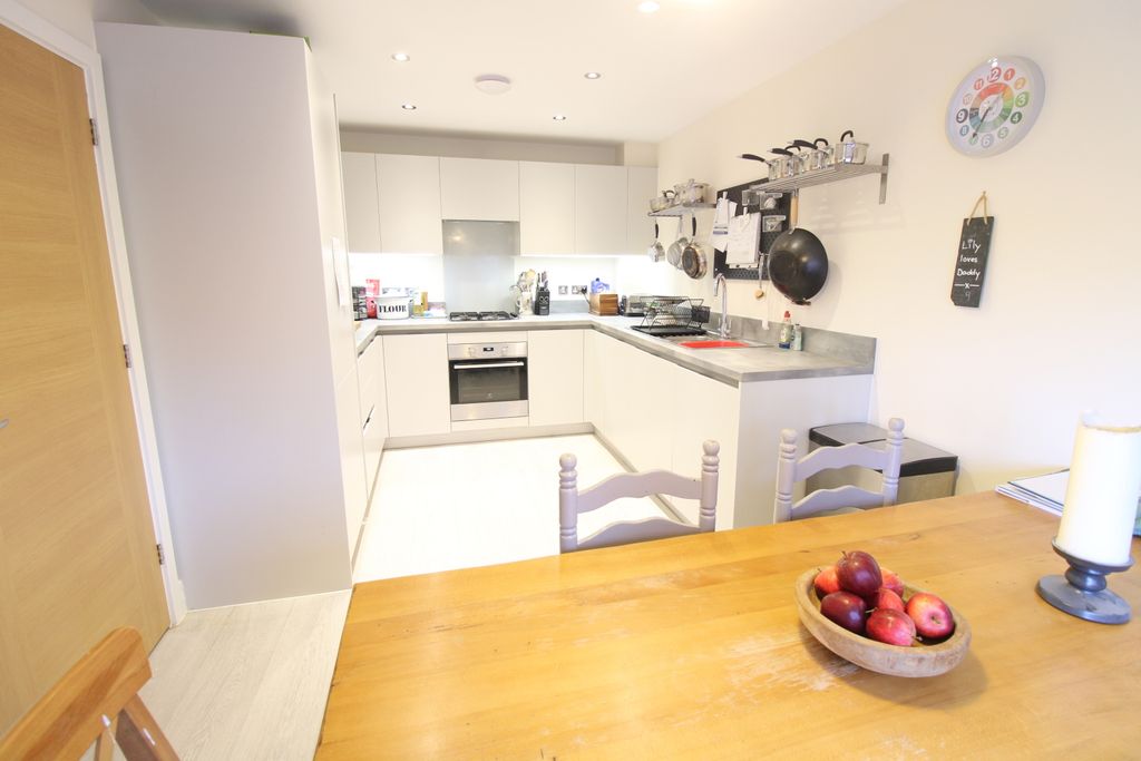 Property photo 3 of 12 Kitchen
