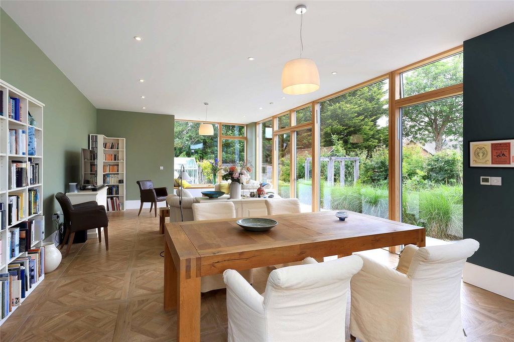 Property photo 2 of 20 Dining/Sitting Room