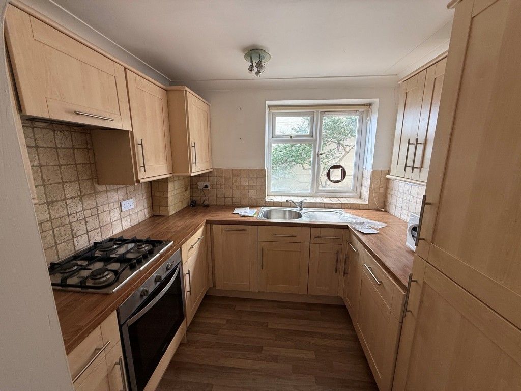 Property photo 3 of 9 Kitchen