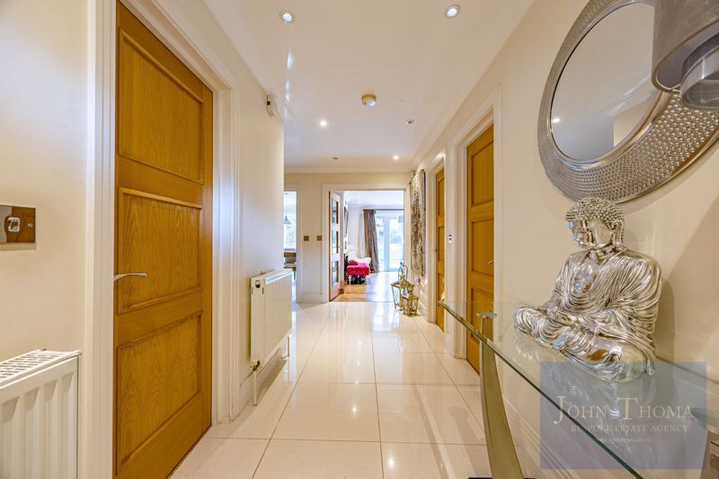 Property photo 2 of 16 Photo 2