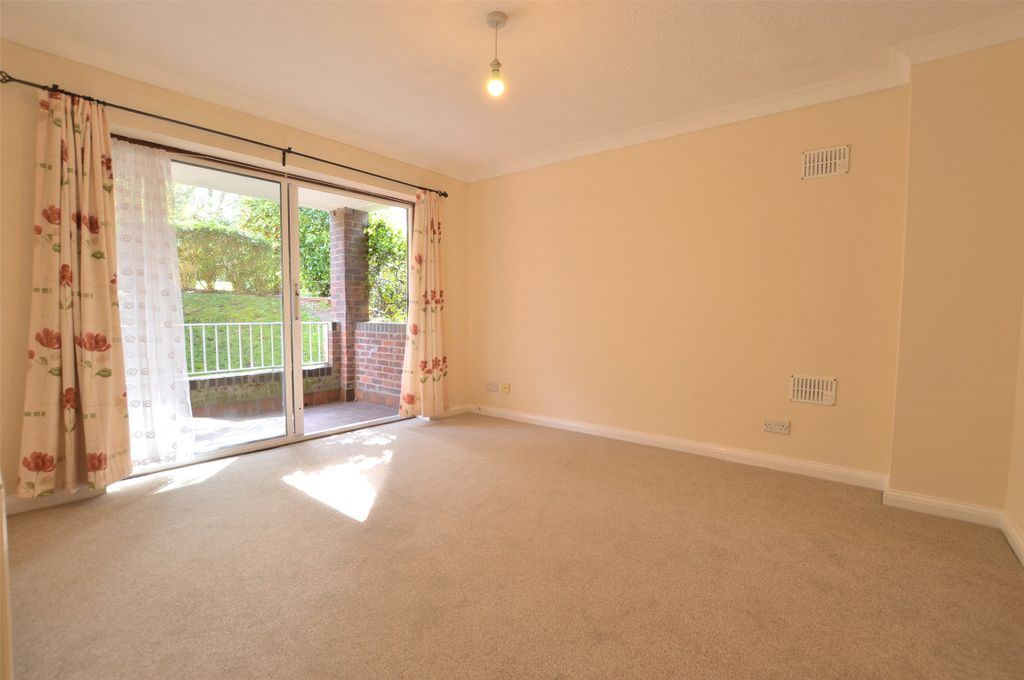 Property photo 1 of 13 Living Room