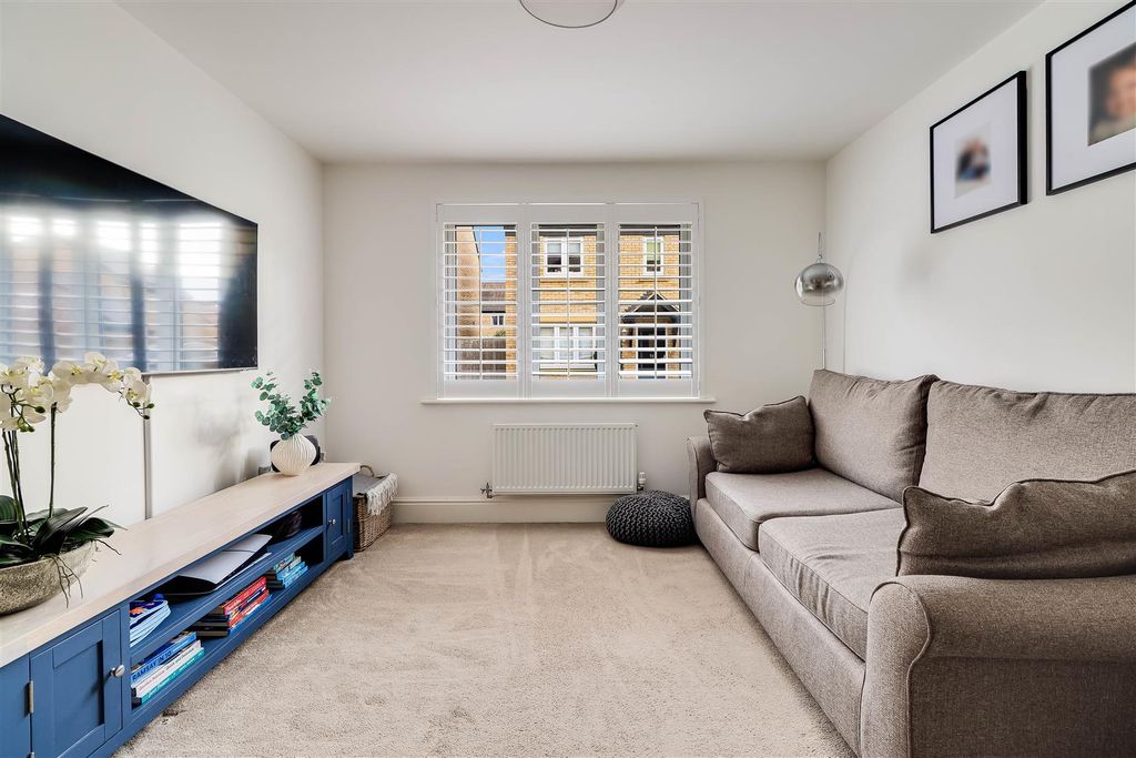 Property photo 2 of 29 Img (18).Jpg