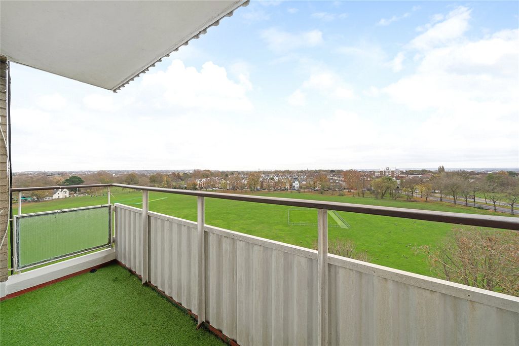 Property photo 1 of 15 Balcony