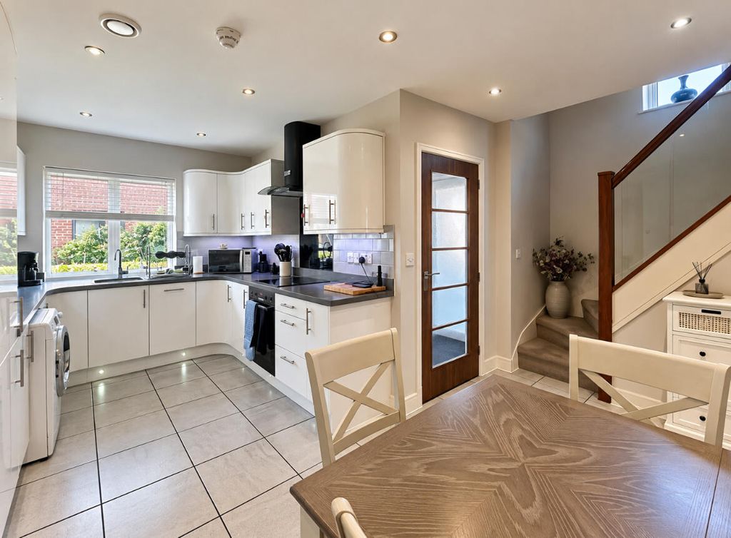 Property photo 2 of 12 Kitchen