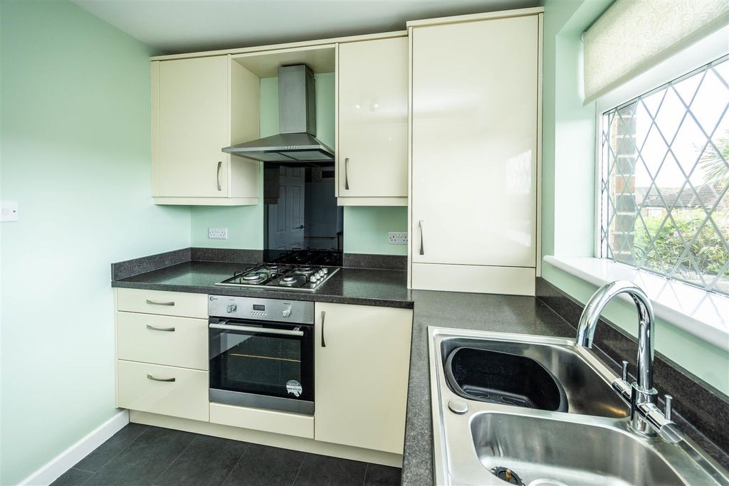 Property photo 3 of 17 70Wrhudds-140526-3.Jpg