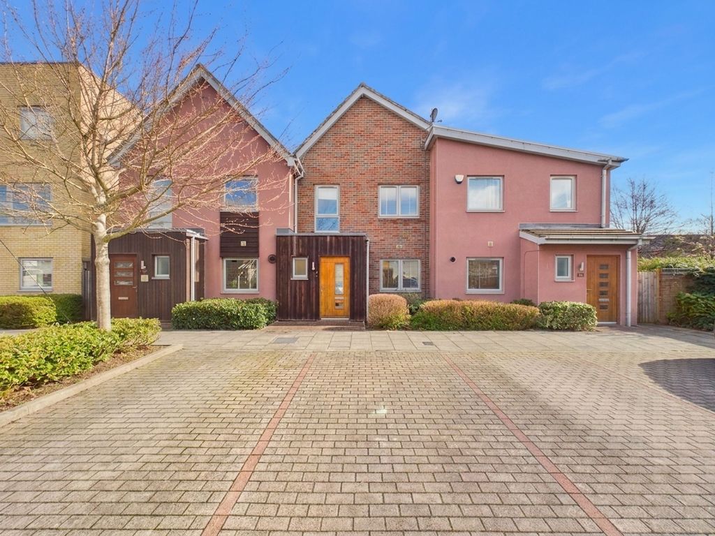 Property photo 1 of 12 External