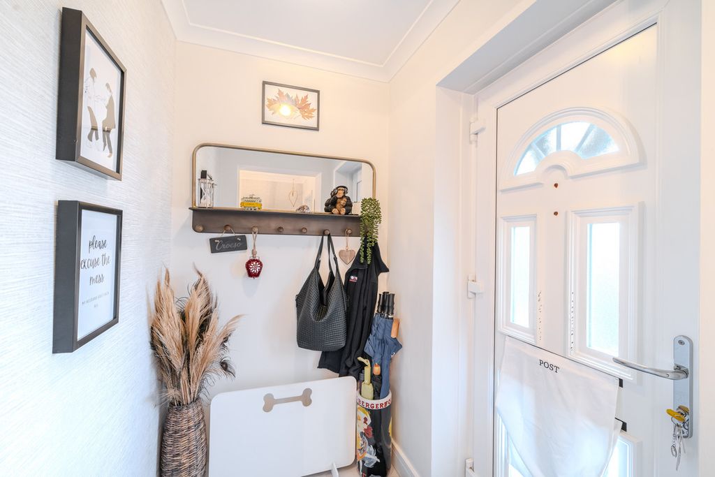 Property photo 3 of 29