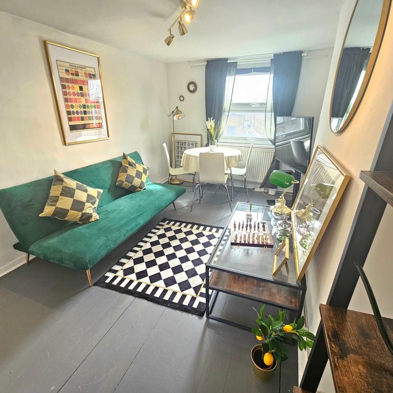 Property photo 2 of 33