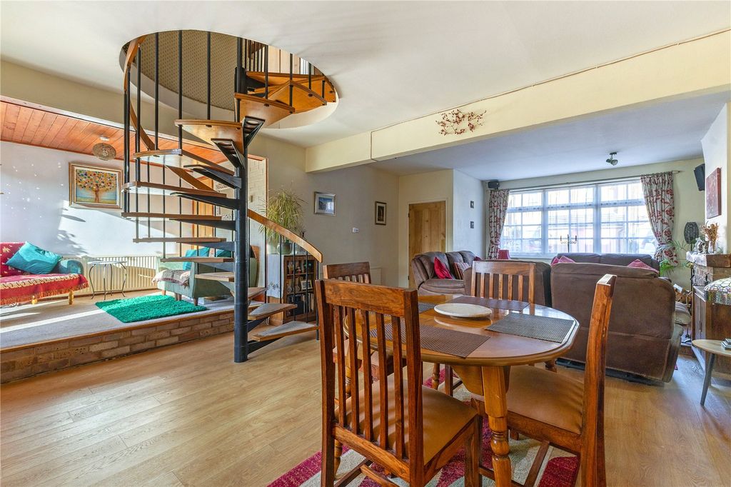 Property photo 3 of 16 Dining Room