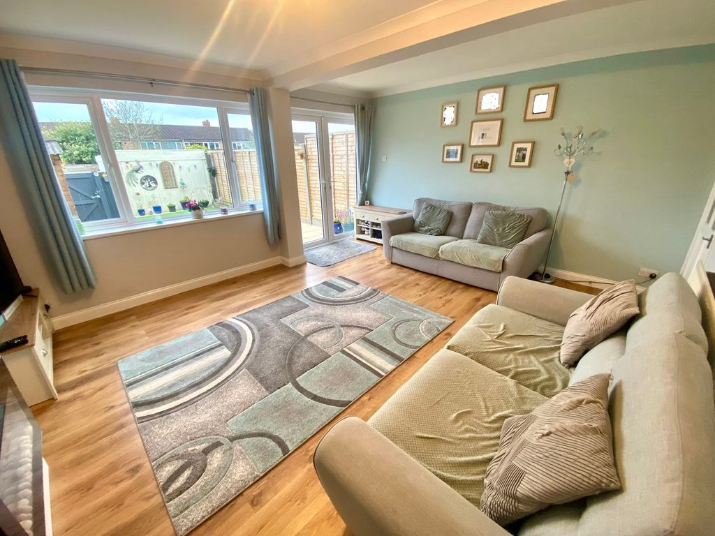 Property photo 3 of 16 Lounge/Dining Room