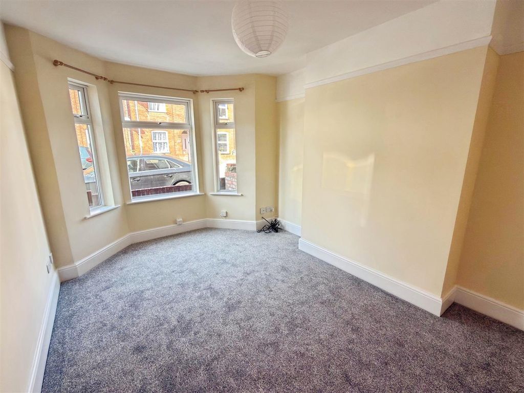 Property photo 3 of 15 Worthing Road (2).Jpg