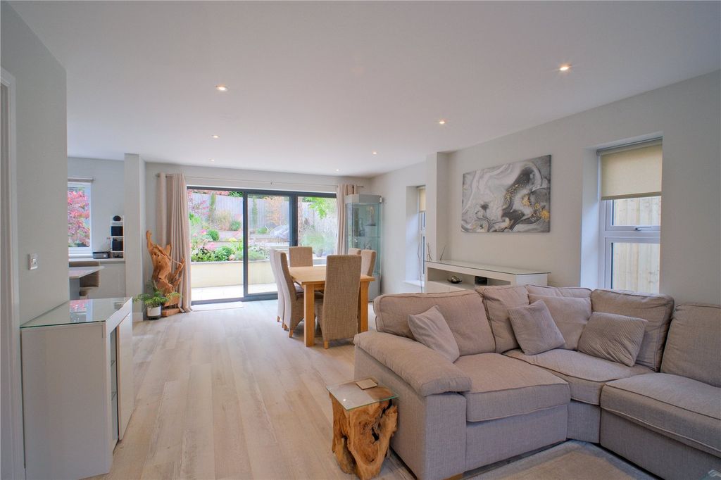 Property photo 2 of 43 Picture No. 87