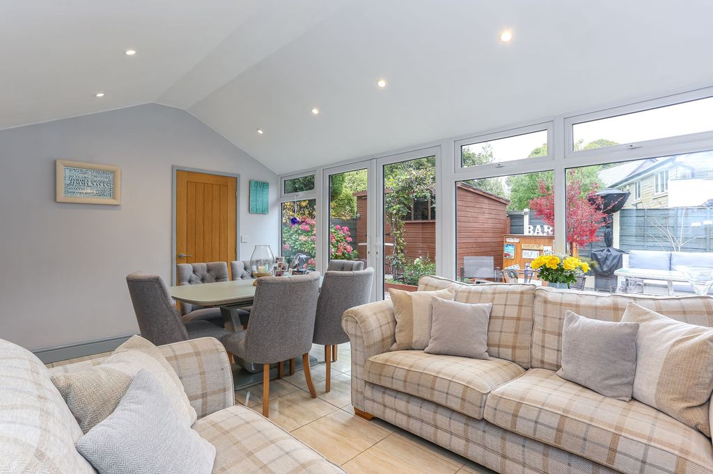 Property photo 3 of 38