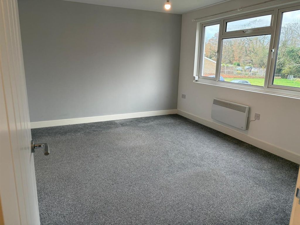 Property photo 2 of 10 Living Room