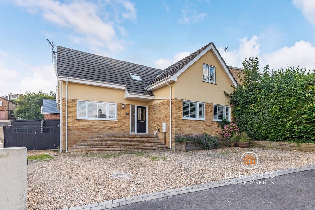 Property photo 1 of 40