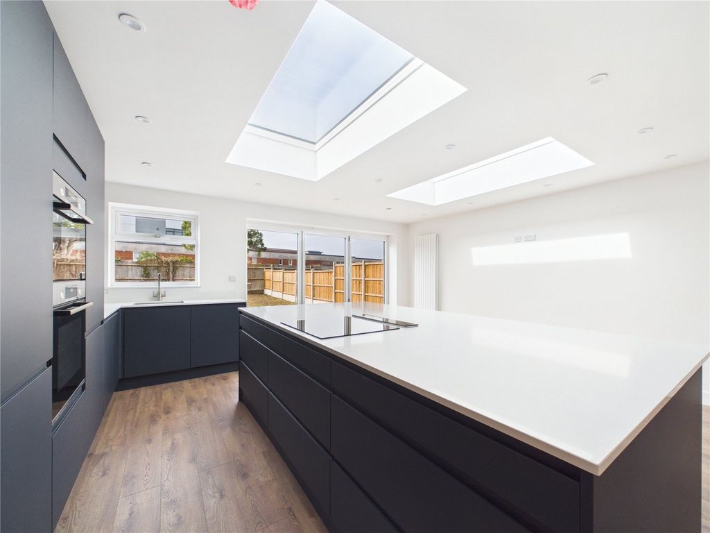 Property photo 1 of 12 Picture No. 10