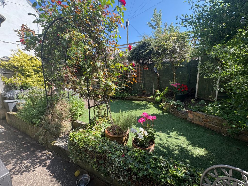 Property photo 2 of 16