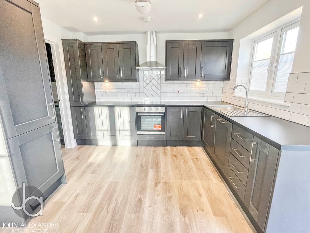 Property photo 3 of 22 20251202_093846902_0.5