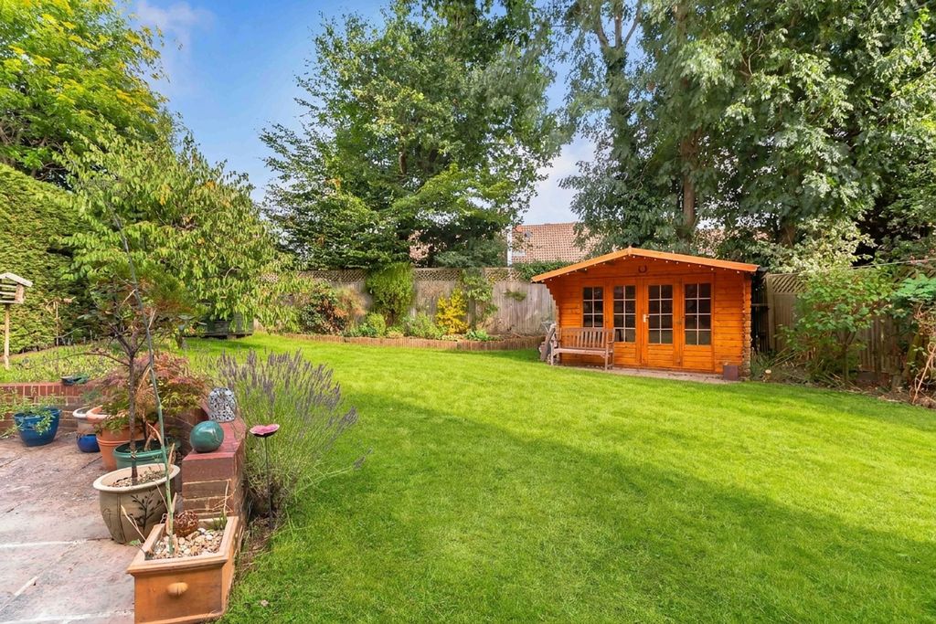 Property photo 2 of 16