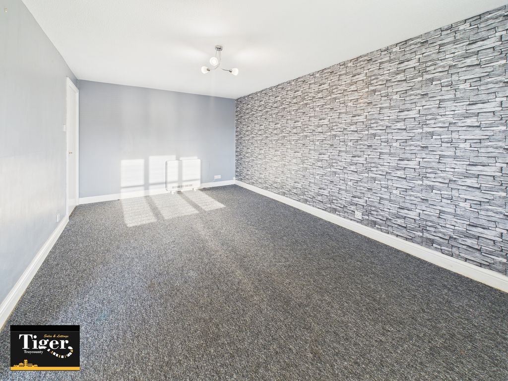 Property photo 2 of 9 Cam02176G0-Pr0780-Still006