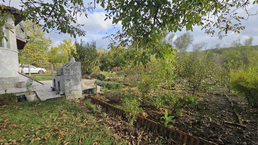 Property photo 2 of 43