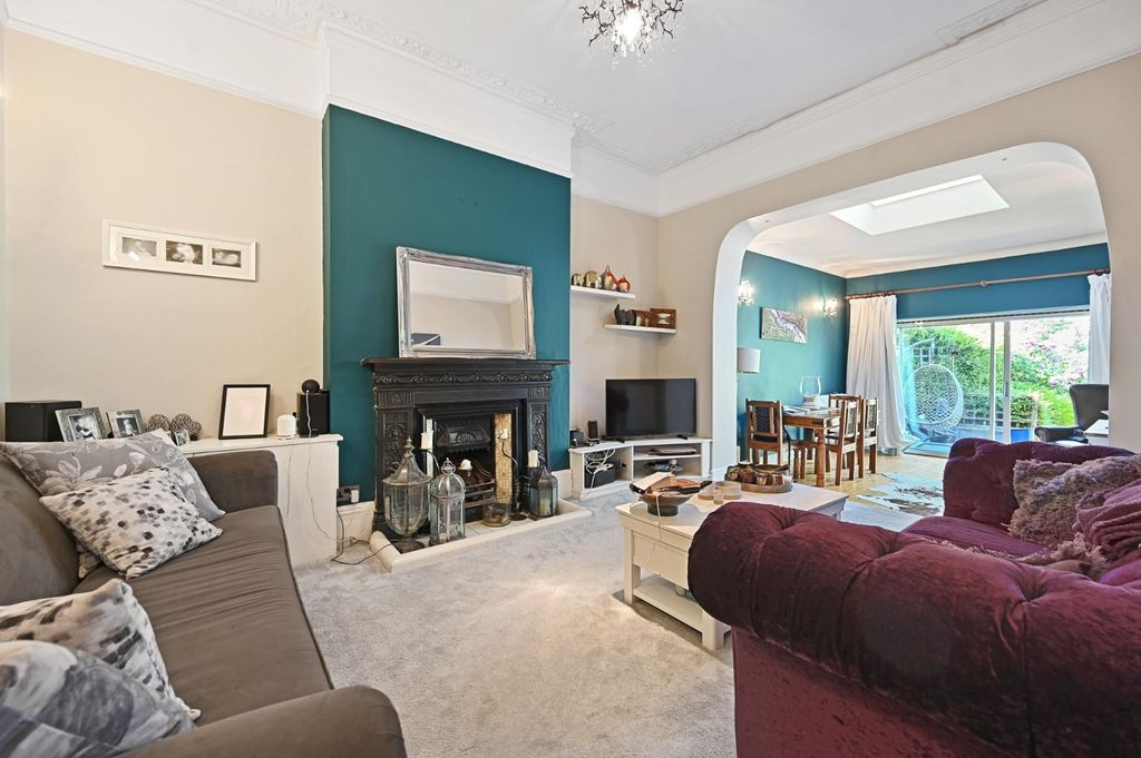 Property photo 2 of 12