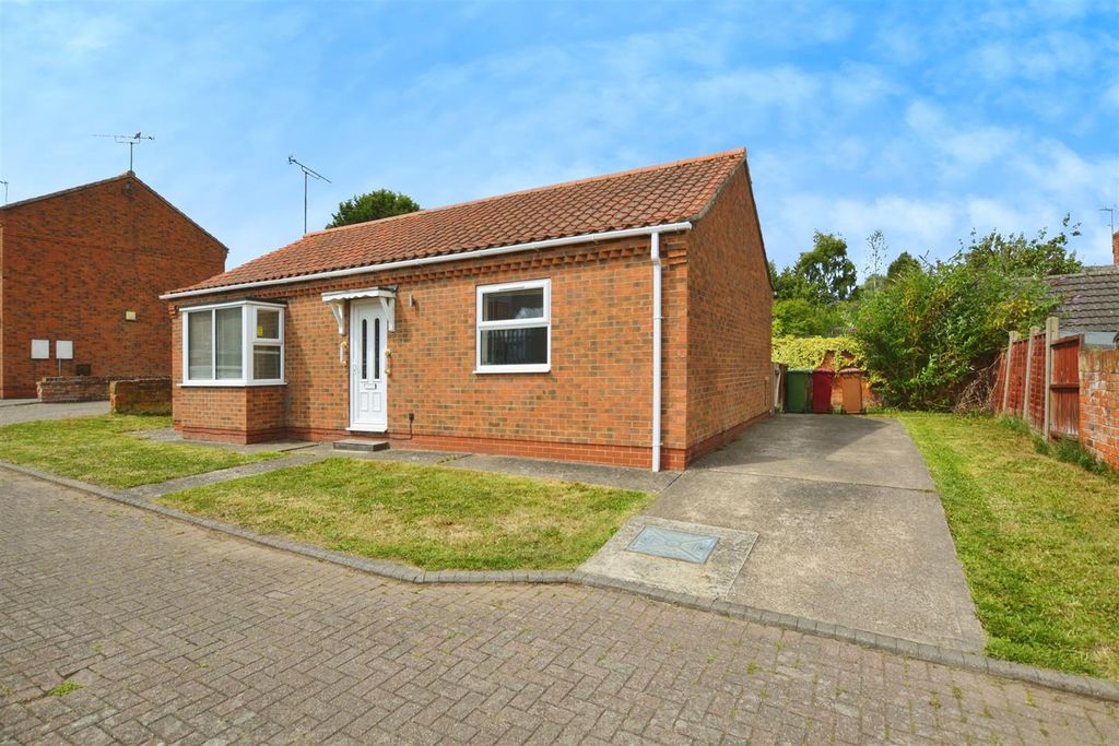 Property photo 1 of 18 Front