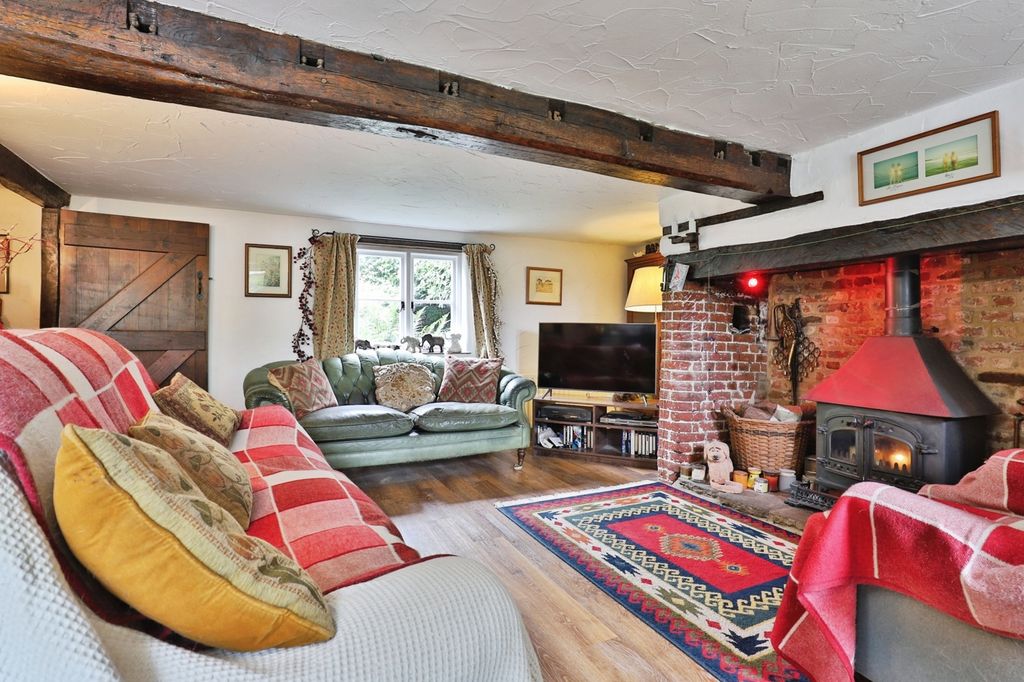 Property photo 3 of 17 Photo