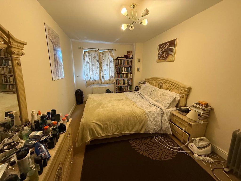Property photo 3 of 4